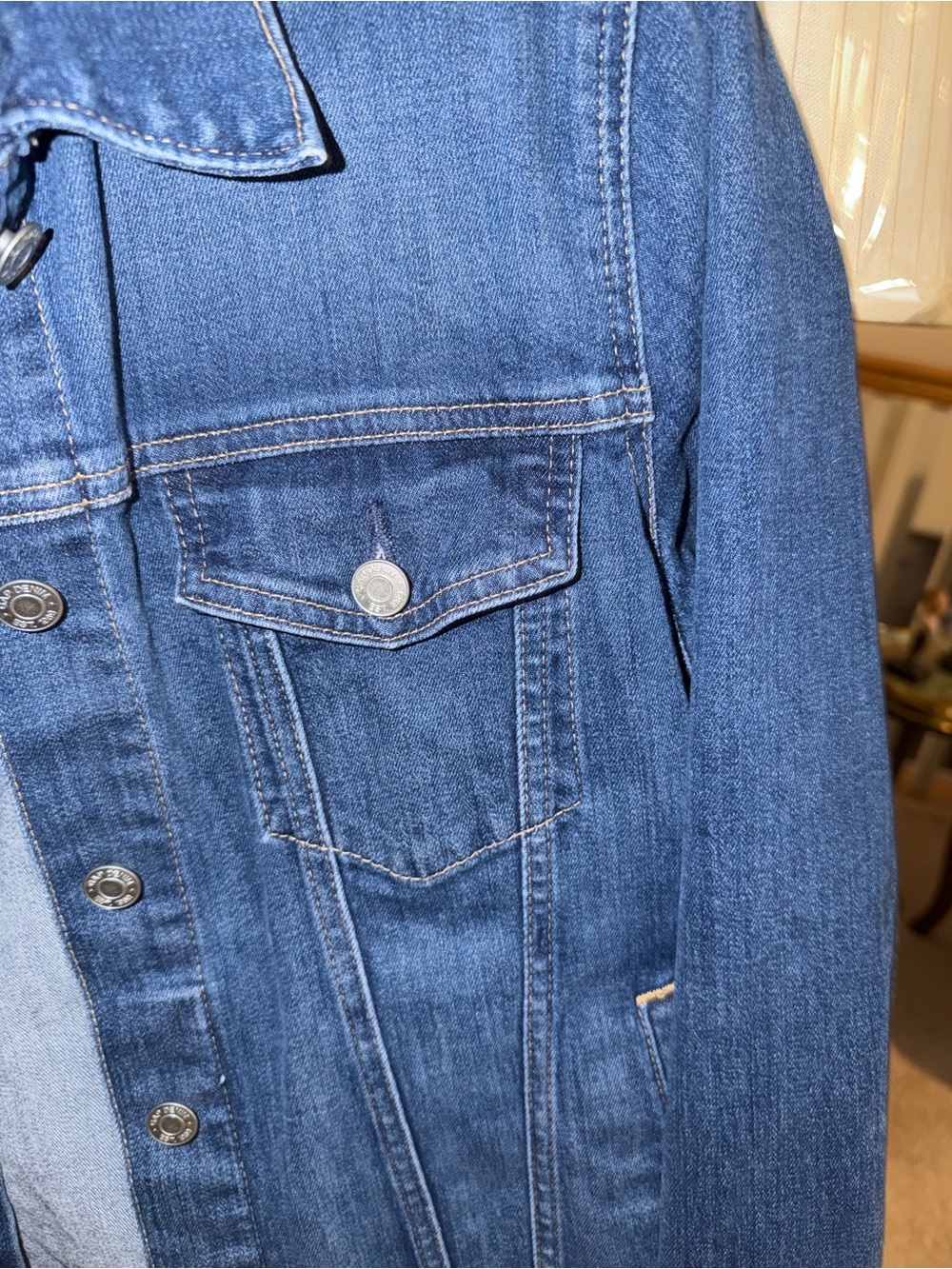 GAP Women’s Dark Blue Denim Jacket EUC size Large in Medium Dark Denim - Picture 5 of 7